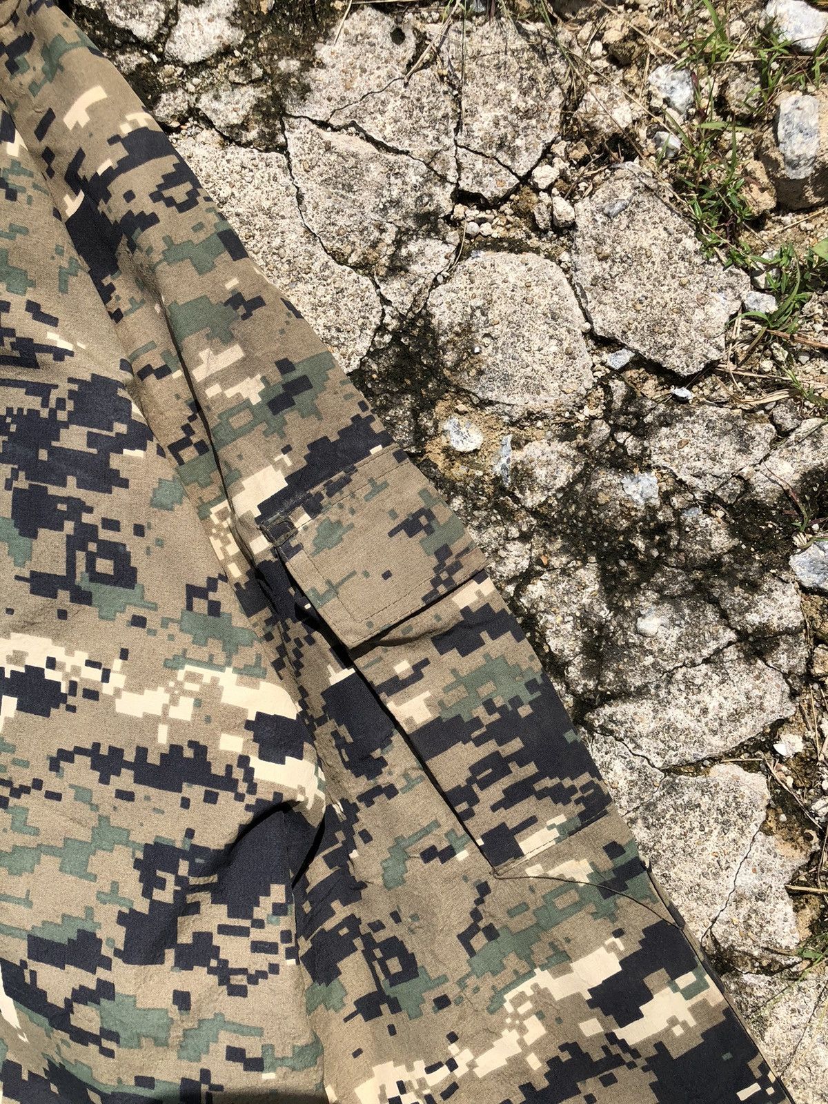 Japanese Brand × Vintage Vintage Army Camouflage Light Jacket Size US L / EU 52-54 / 3 - 10 Thumbnail