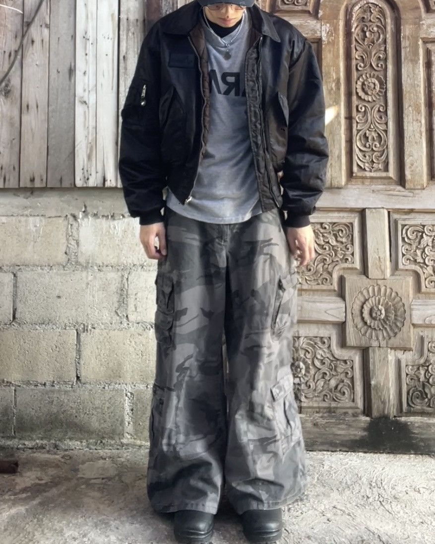 Other Wrangler Black Camo Baggy Size US 36 / EU 52 - 2 Thumbnail