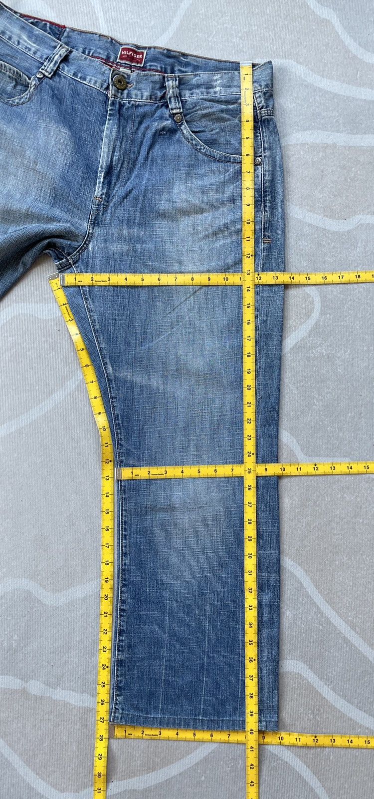 Tommy Hilfiger Tommy Hilfiger Relaxed Jeans (LG124) Size US 35 - 18 Thumbnail