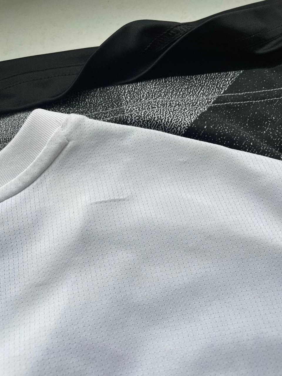 Adidas Adidas Juventus 2017 2018 Training Shirt Soccer Jersey Size US XL / EU 56 / 4 - 11 Thumbnail