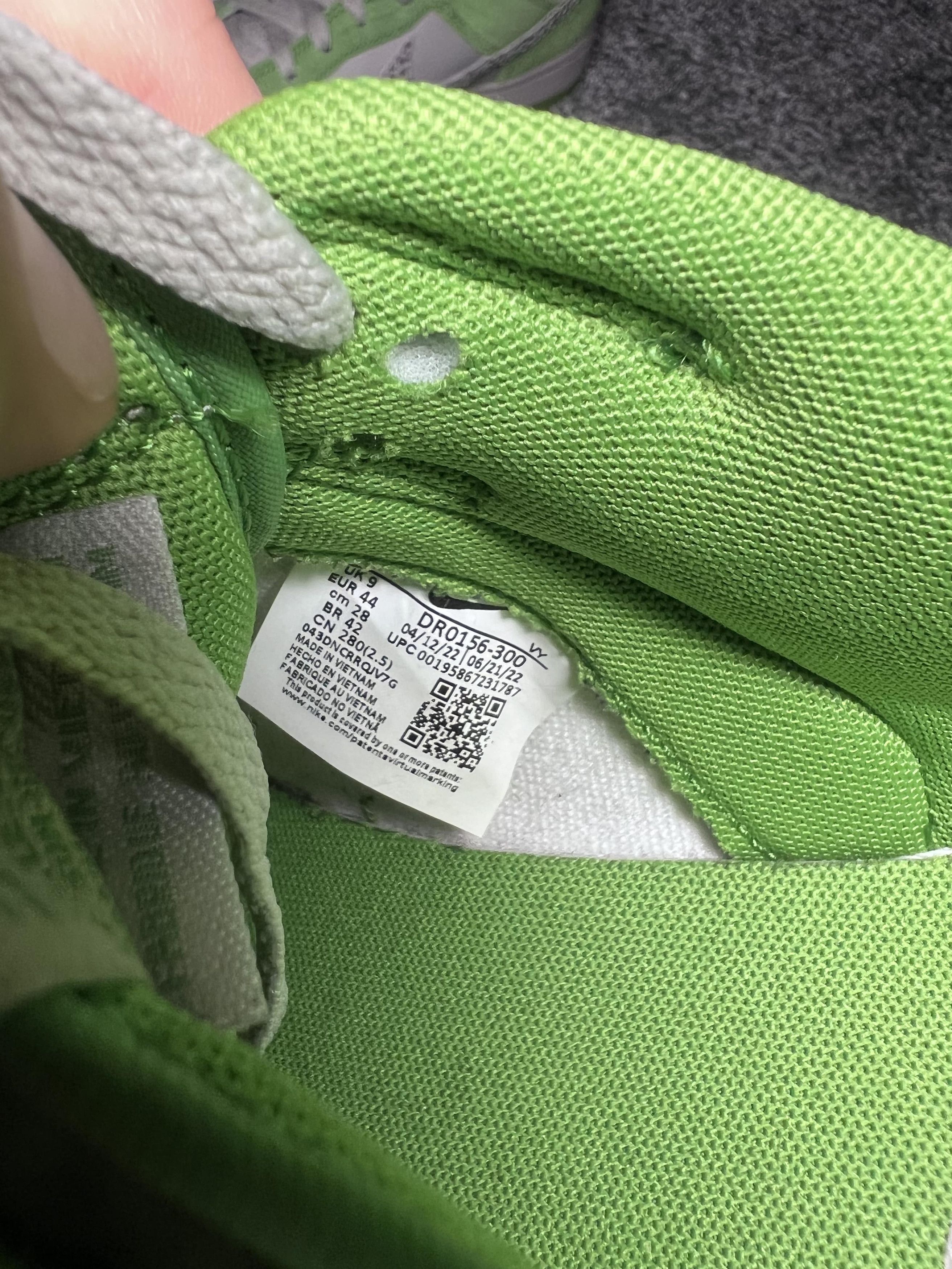 Nike Nike dunk low green safari swoosh Size US 11 / EU 44 - 3 Thumbnail