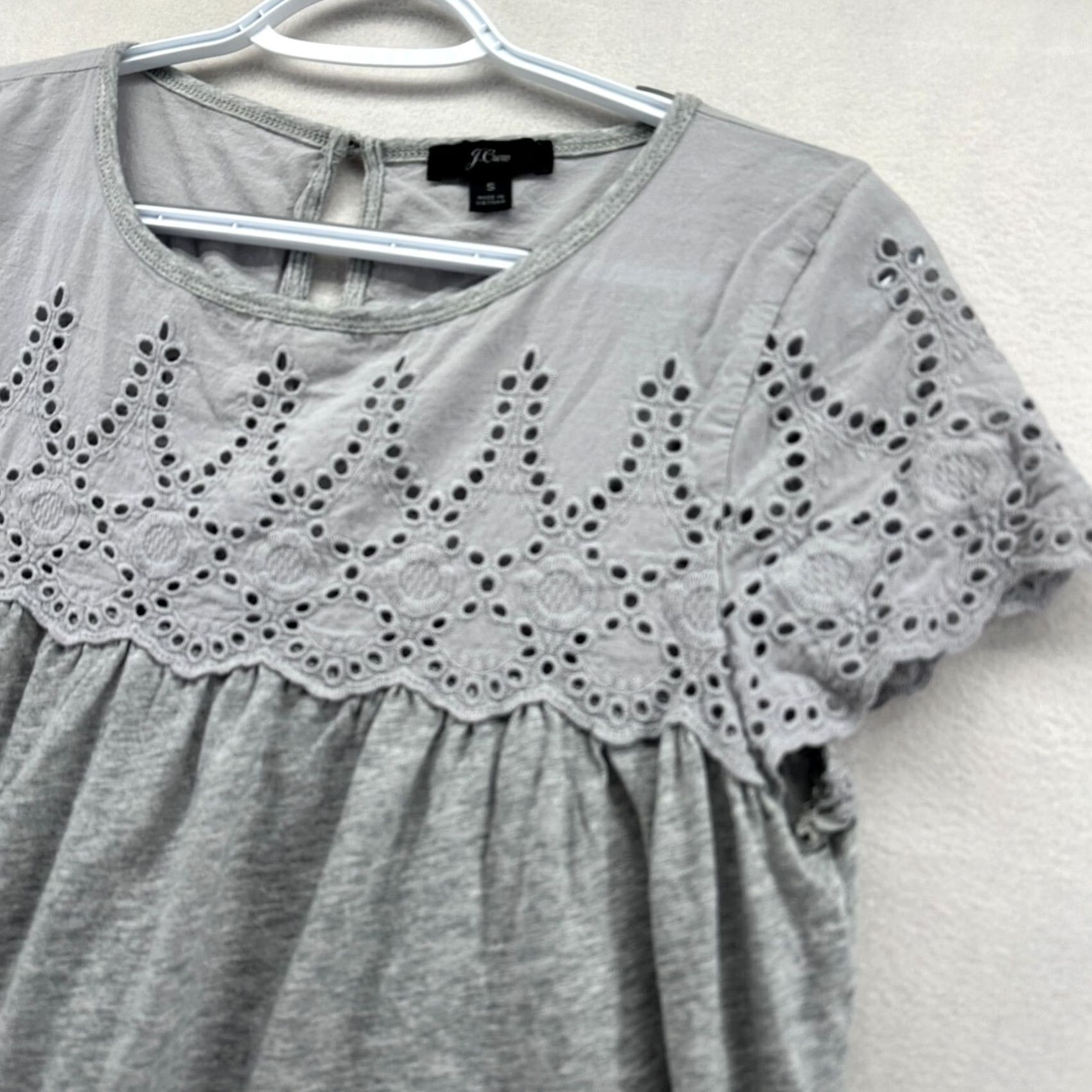 J.Crew J. Crew Blouse Top Gray Women's S Short Sleeve Heather Keyhole Back Button Lightweight Casual Solid Pattern Regular Fit Size S / US 4 / IT 40 - 3 Thumbnail