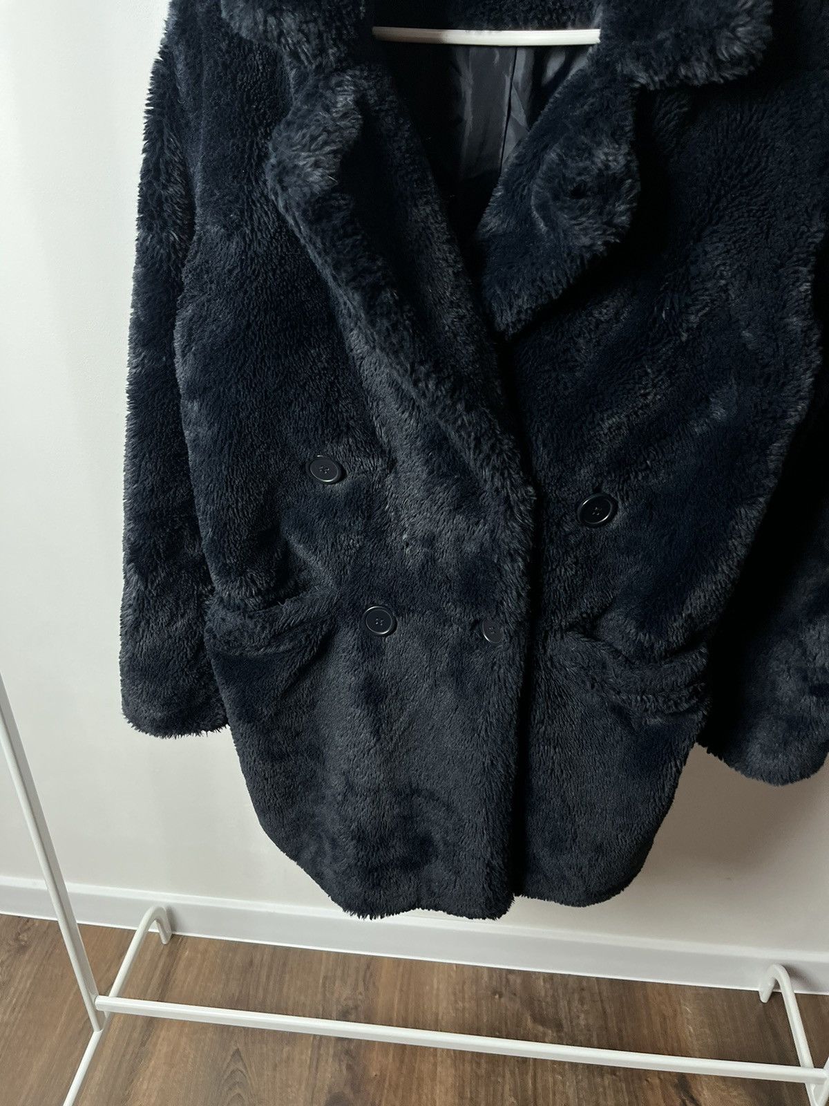 Japanese Brand Vintage Woman’s Faux Fur Heavy Y2K Jacket / Coat Size M / US 6-8 / IT 42-44 - 4 Thumbnail