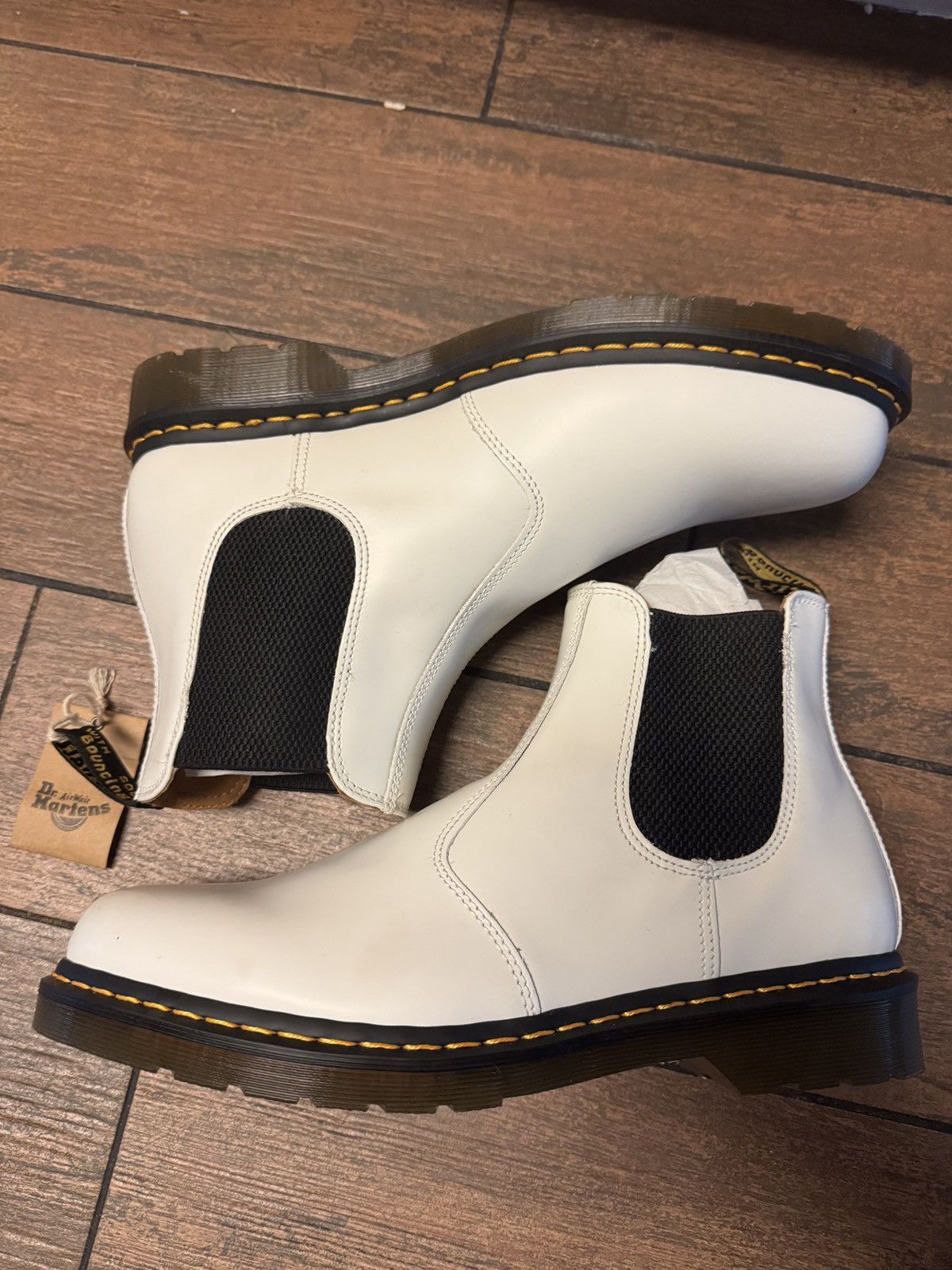 Dr. Martens Dr. Martens White Chelsea Boots Size US 12 / EU 45 - 2 Thumbnail