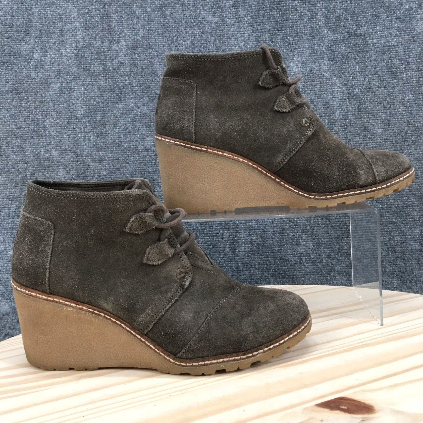 Toms TOMS Desert Bootie Women's Olive Green Suede Lace Up Boot 8 Casual DeserT Wedge Ankle Shoe Women Size US 8 / IT 38 - 2 Thumbnail