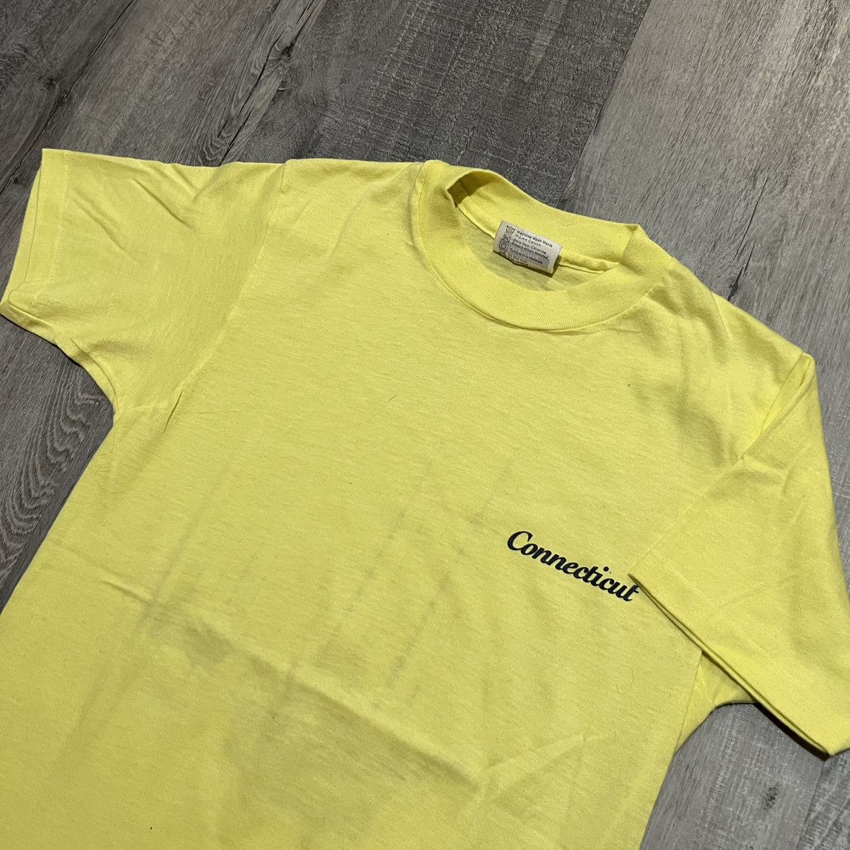 Hanes × Vintage VTG Connecticut 80s Yellow Sailing Boating Nautical T Shirt Size US S / EU 44-46 / 1 - 3 Thumbnail