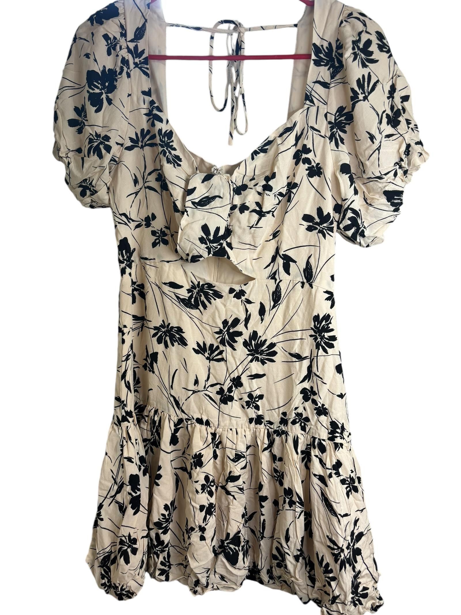 Other Astr The Label Floral Print Puff Sleeve Mini Dress Medium Size M / US 6-8 / IT 42-44 - 1 Thumbnail