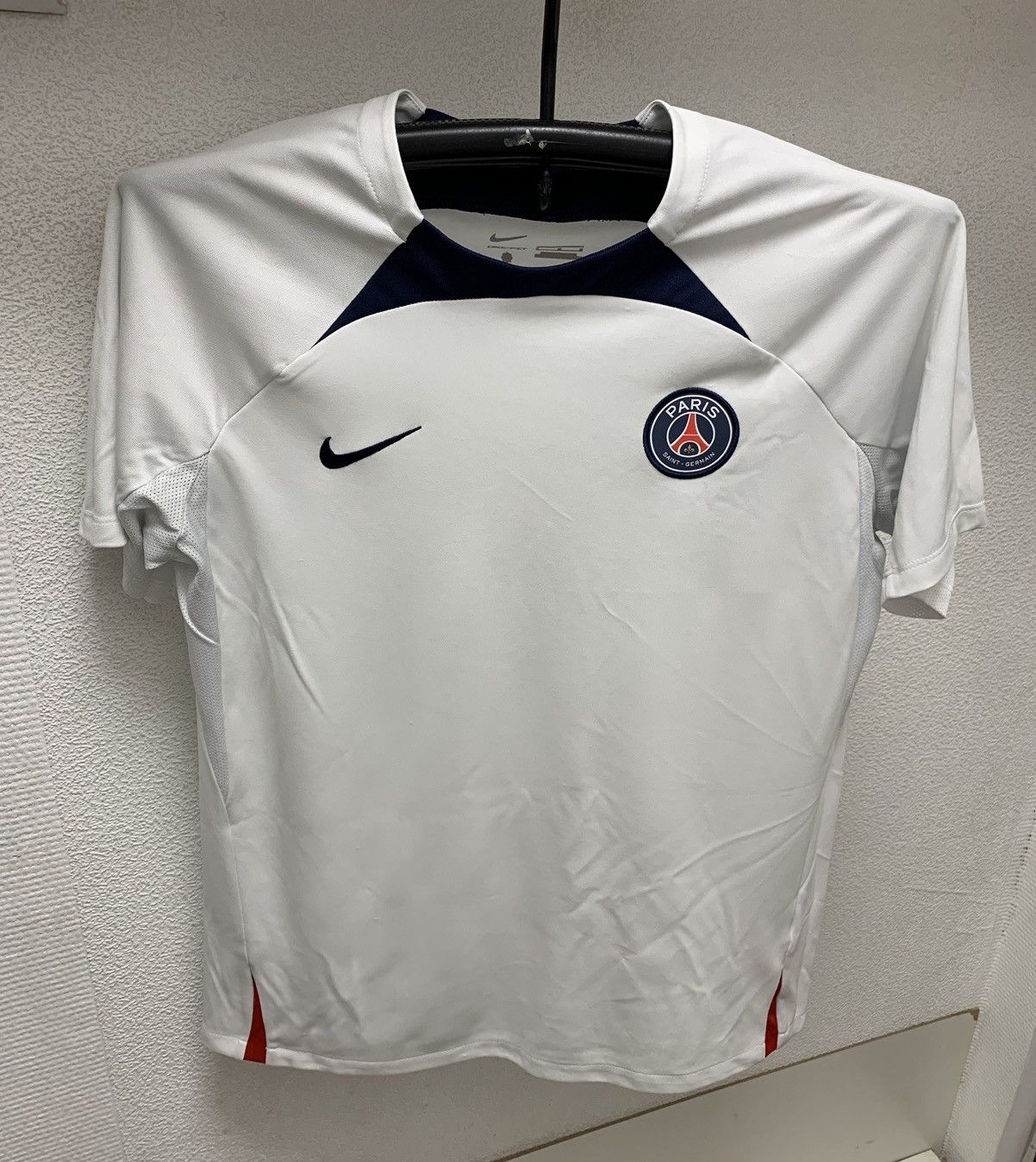 Nike Paris Saint Germain PSG white soccer jersey L sz training Size US L / EU 52-54 / 3 - 1 Thumbnail