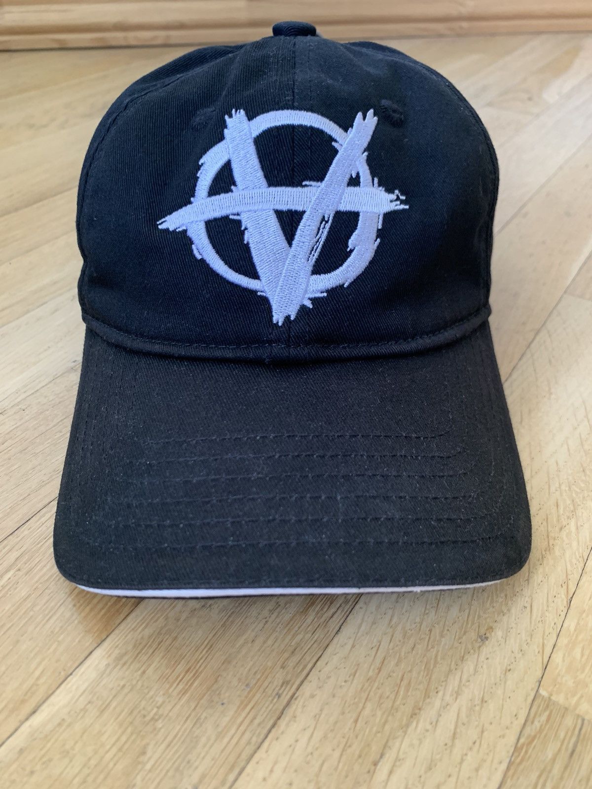 image of Vetements Anarchy Logo Cap in Black, Men's