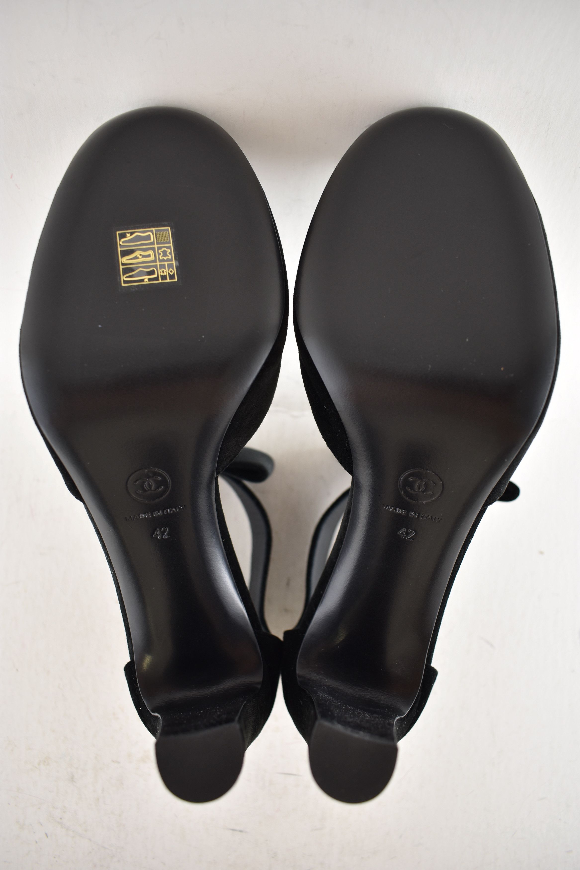 Chanel Chanel 24K Velvet Bow Crystal CC Ankle Strap Heel Pump 42 Size US 12 / IT 42 - 20 Thumbnail