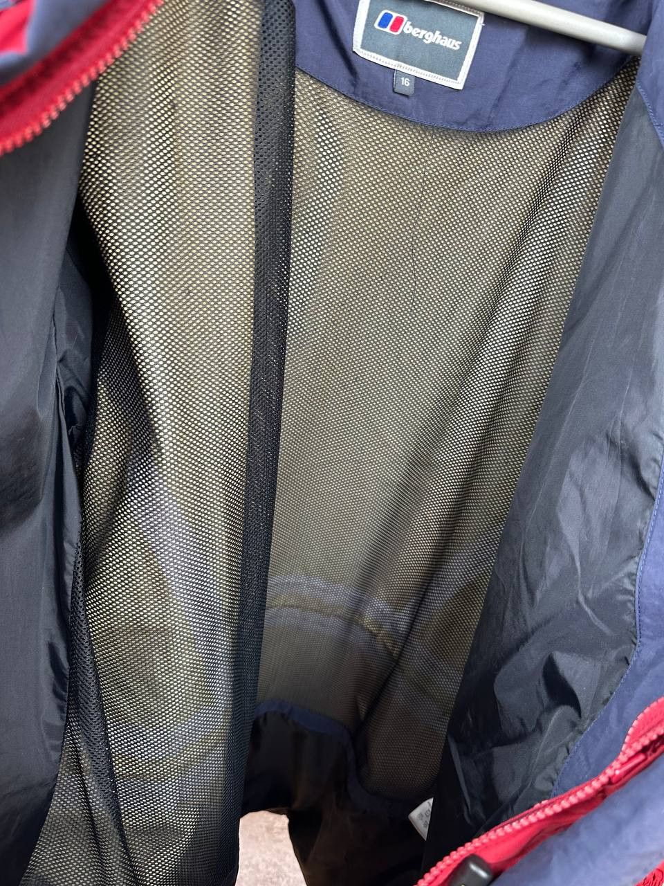Berghaus Berghaus Gore-Tex Hooded Outdoor Jacket Red Waterproof Size XL / US 12-14 / IT 48-50 - 17 Thumbnail