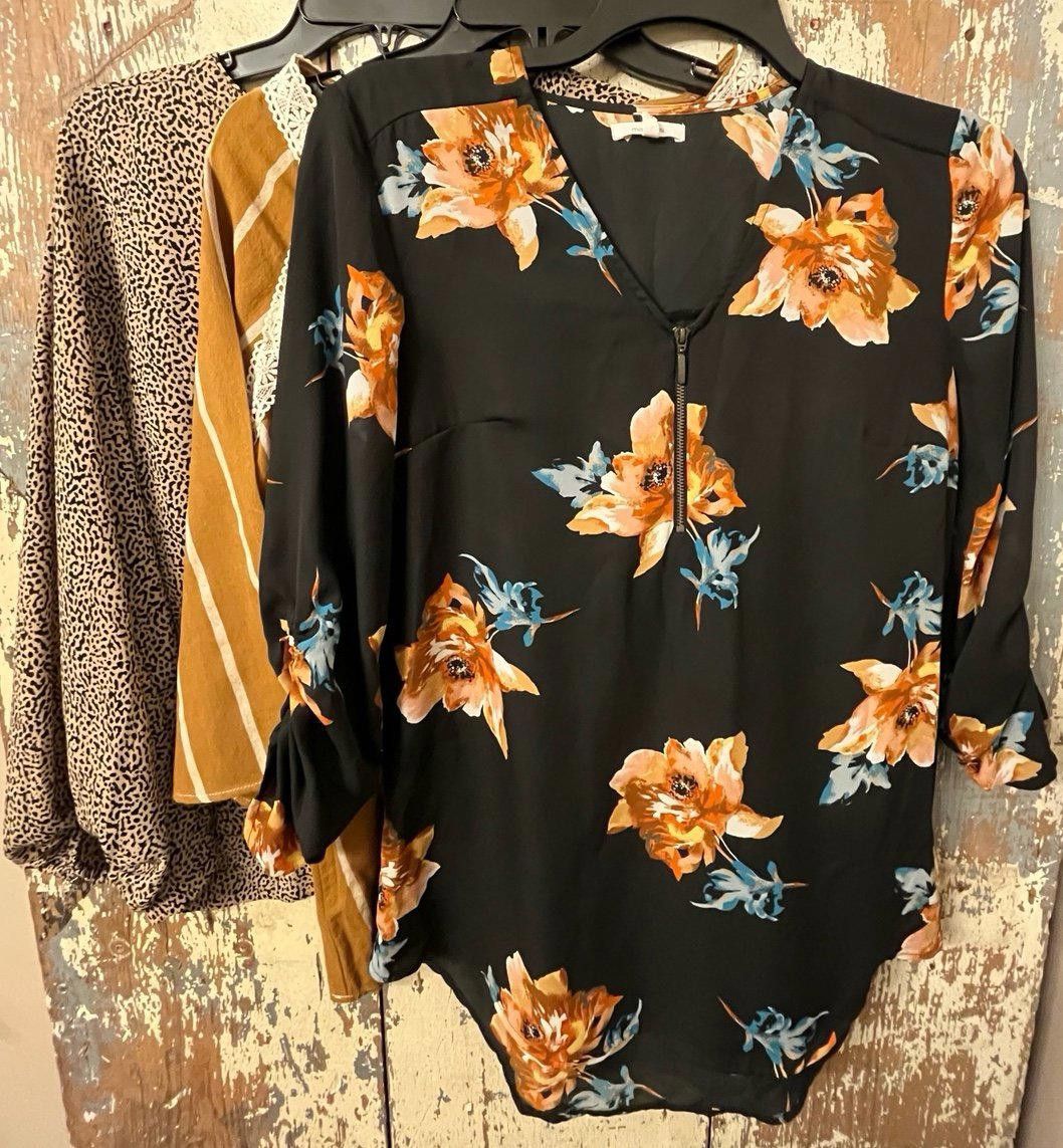 Designer Lot of three women’s blouses size Medium, business casual Size M / US 6-8 / IT 42-44 - 1 Thumbnail