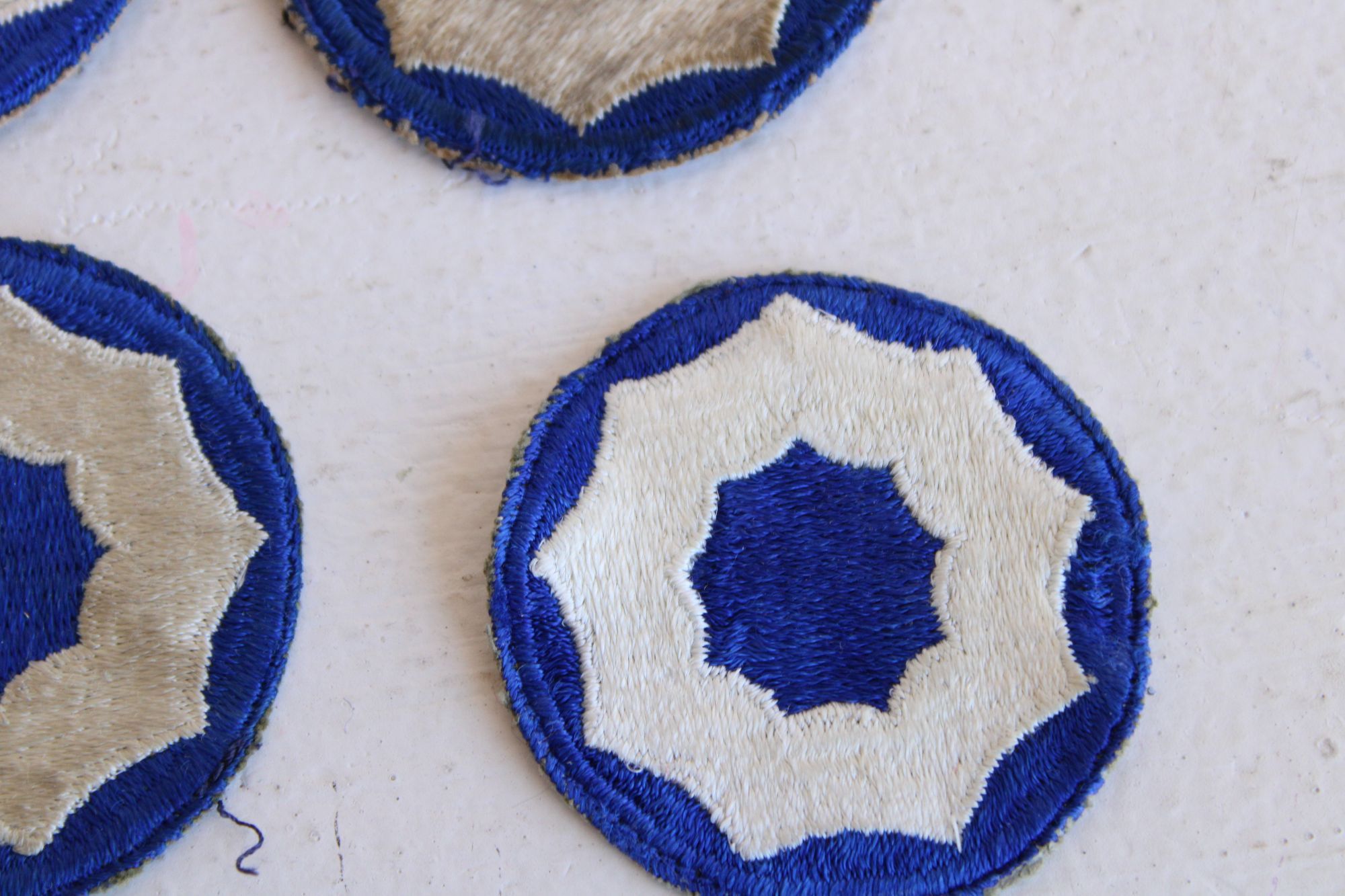 Vintage Vintage 1940s Patch, 9th Service Command Blue Circle with Wh Size ONE SIZE - 7 Thumbnail