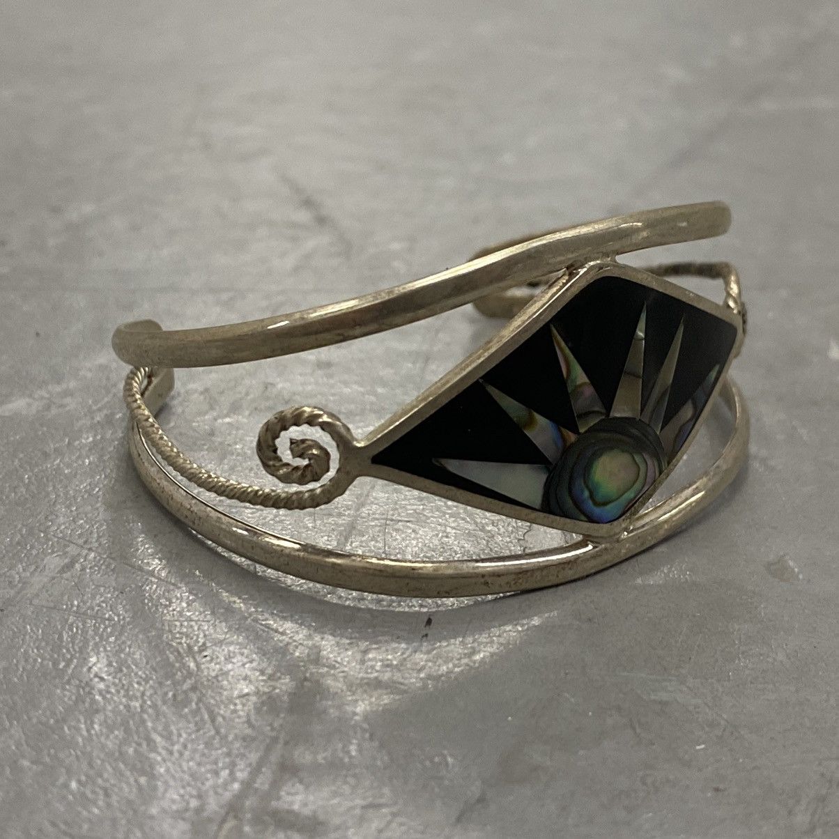 Kapital × Vintage Vtg 60s 70s Navajo Alpaca Silver Mother of Pearl Sun Cuff Size ONE SIZE - 1 Thumbnail