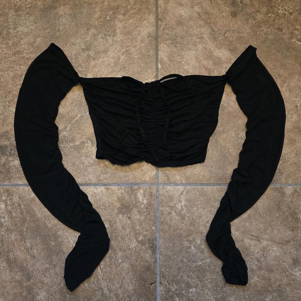 Shein Black Ruched Front SHEIN Crop Long Sleeve Size XS / US 0-2 / IT 36-38 - 1 Thumbnail