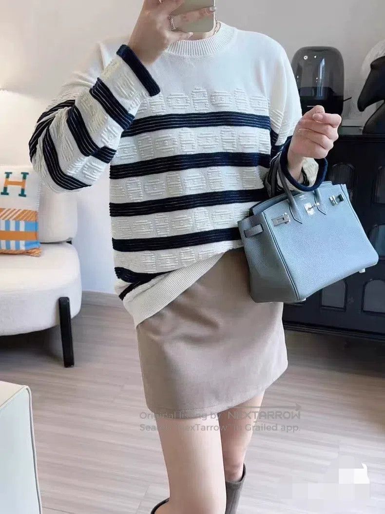 Hermes Hermes Navy and white striped pig nose logo cashmere sweat Size XXS / US 00 / IT 34 - 9 Thumbnail