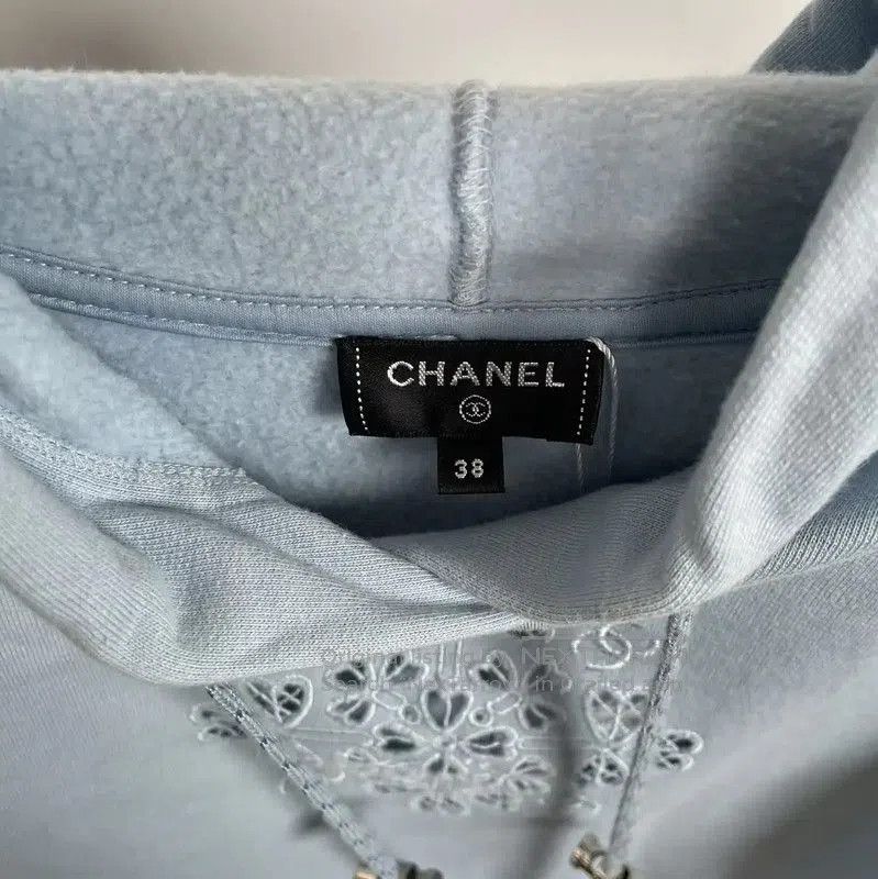 Chanel Chanel Hooded Cotton Sweatshirt in Sky Blue . Size M / US 6-8 / IT 42-44 - 4 Thumbnail