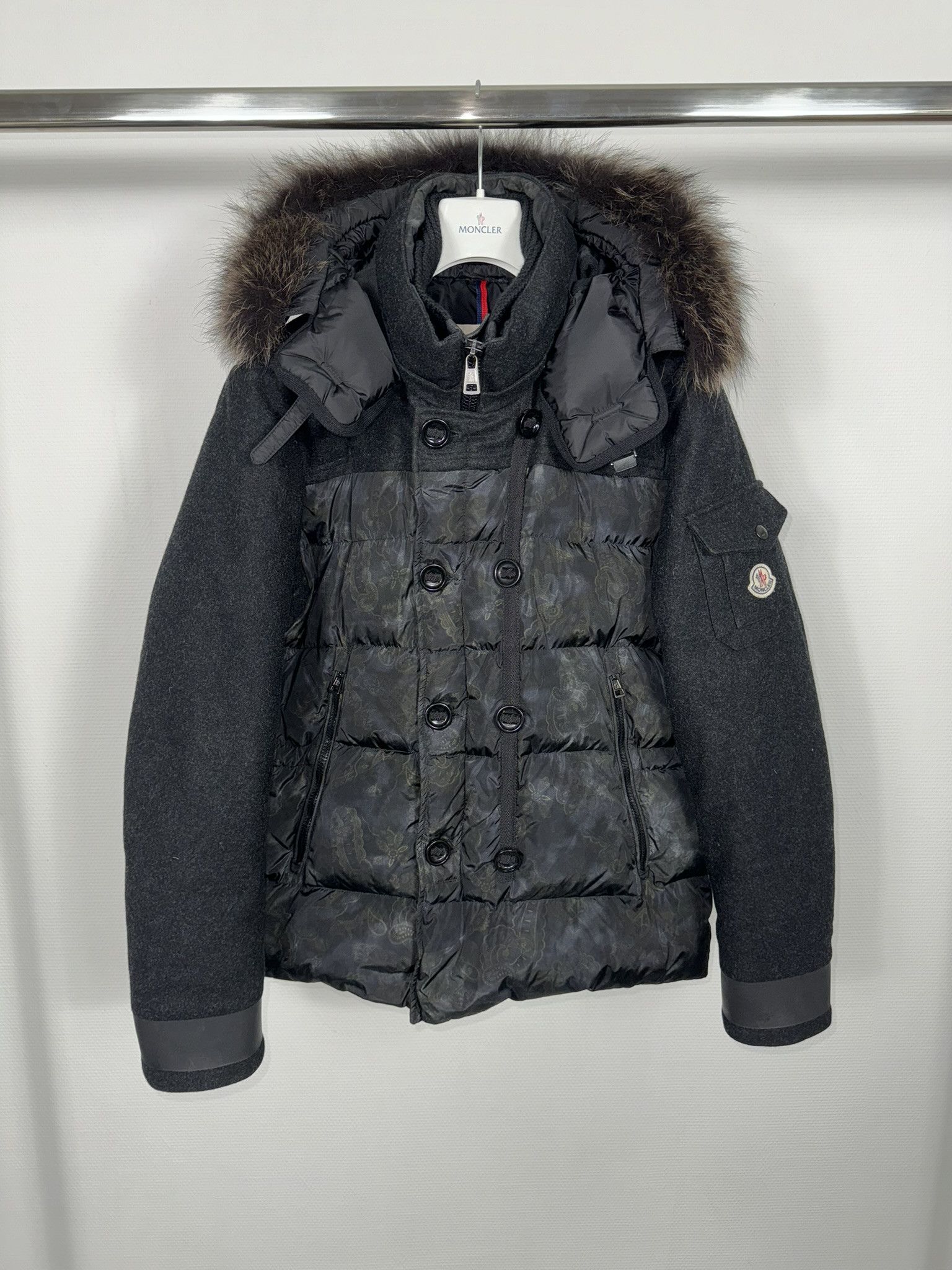 image of Moncler Jacket Hammond Size 5 Grey, Men's