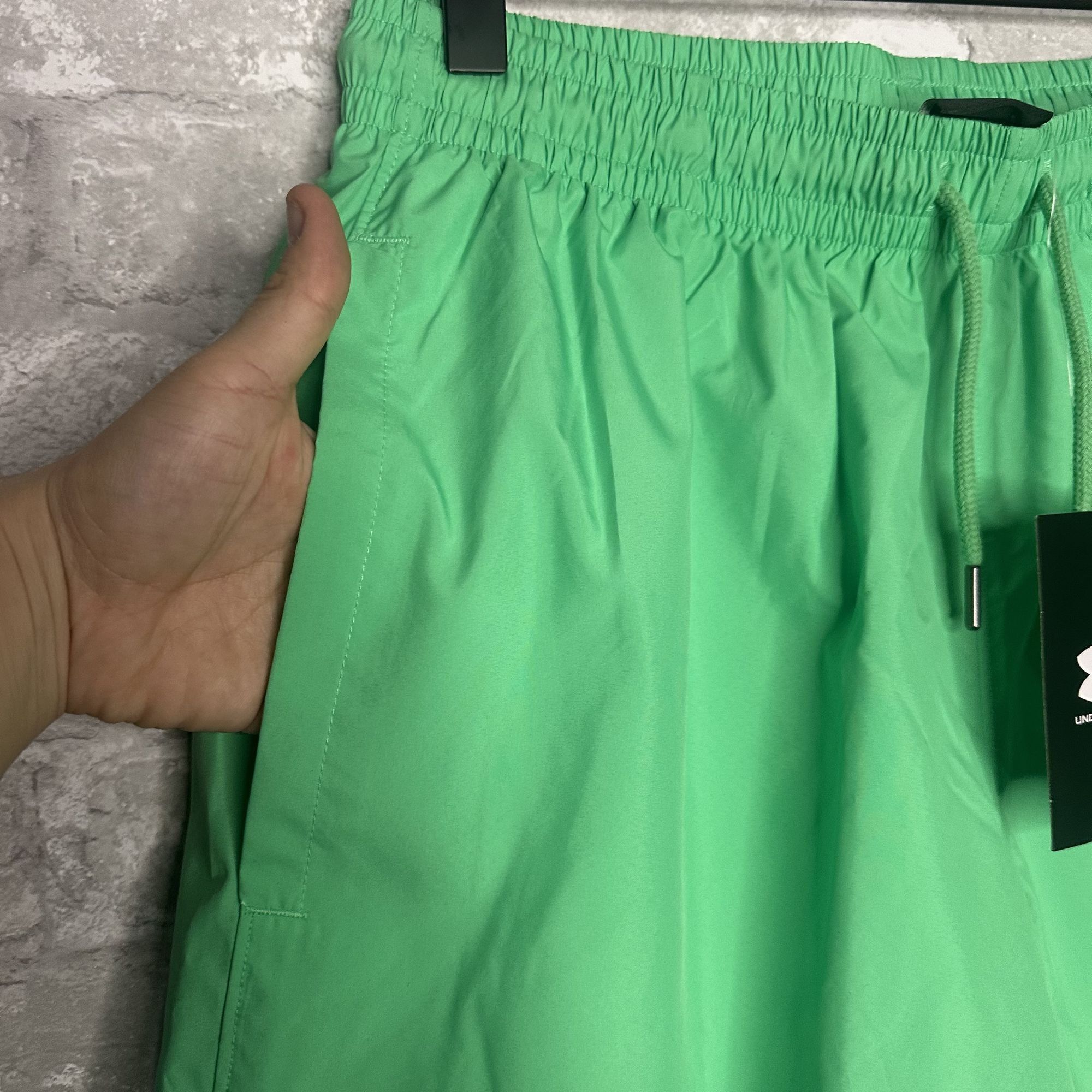 Under Armour Under Armour Men's Icon Volley Short 5.5" NWT Size Medium (V Size US 32 / EU 48 - 4 Thumbnail