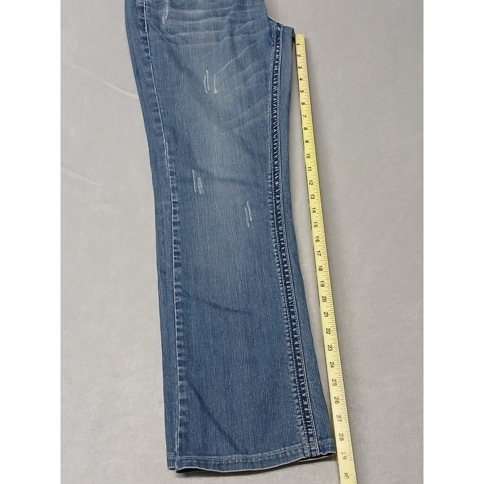 Grace in LA Grace in LA (28) Boot Cut Embroidered Flap Pockets Jeans Size 28" / US 6 / IT 42 - 3 Thumbnail