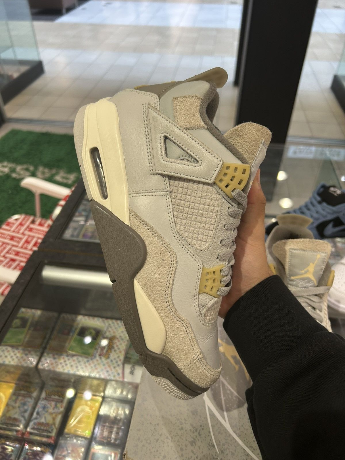 Jordan Brand Jordan 4 craft photon dust Size US 9.5 / EU 42-43 - 5 Thumbnail