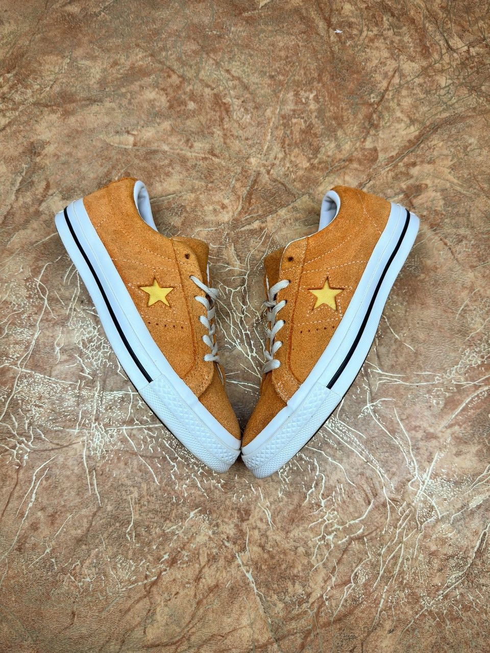 Converse Converse One Star Yellow Suede Le Fleur 6UK/39 Eur/ 25 Cm Size US 7 / EU 40 - 2 Thumbnail