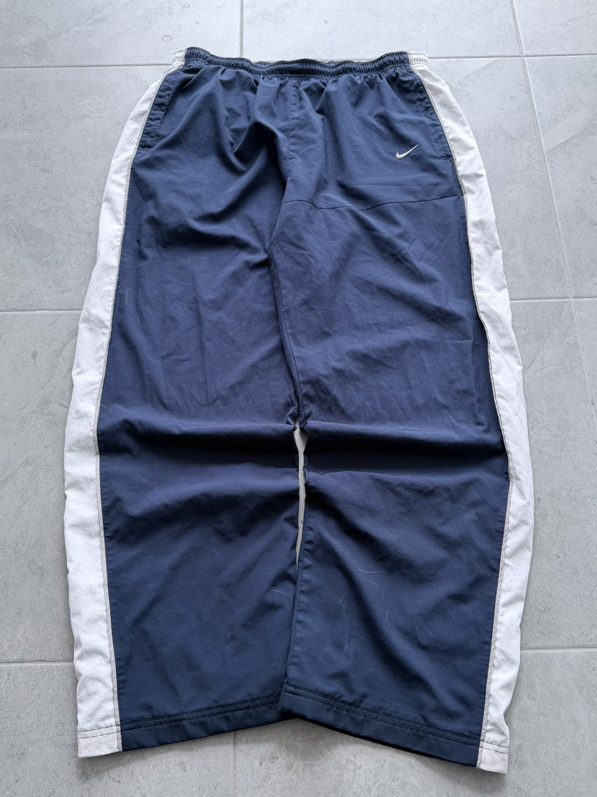 Nike Vintage 00s Nike Baggy Nylon Track Pants Size US 36 / EU 52 - 1 Thumbnail