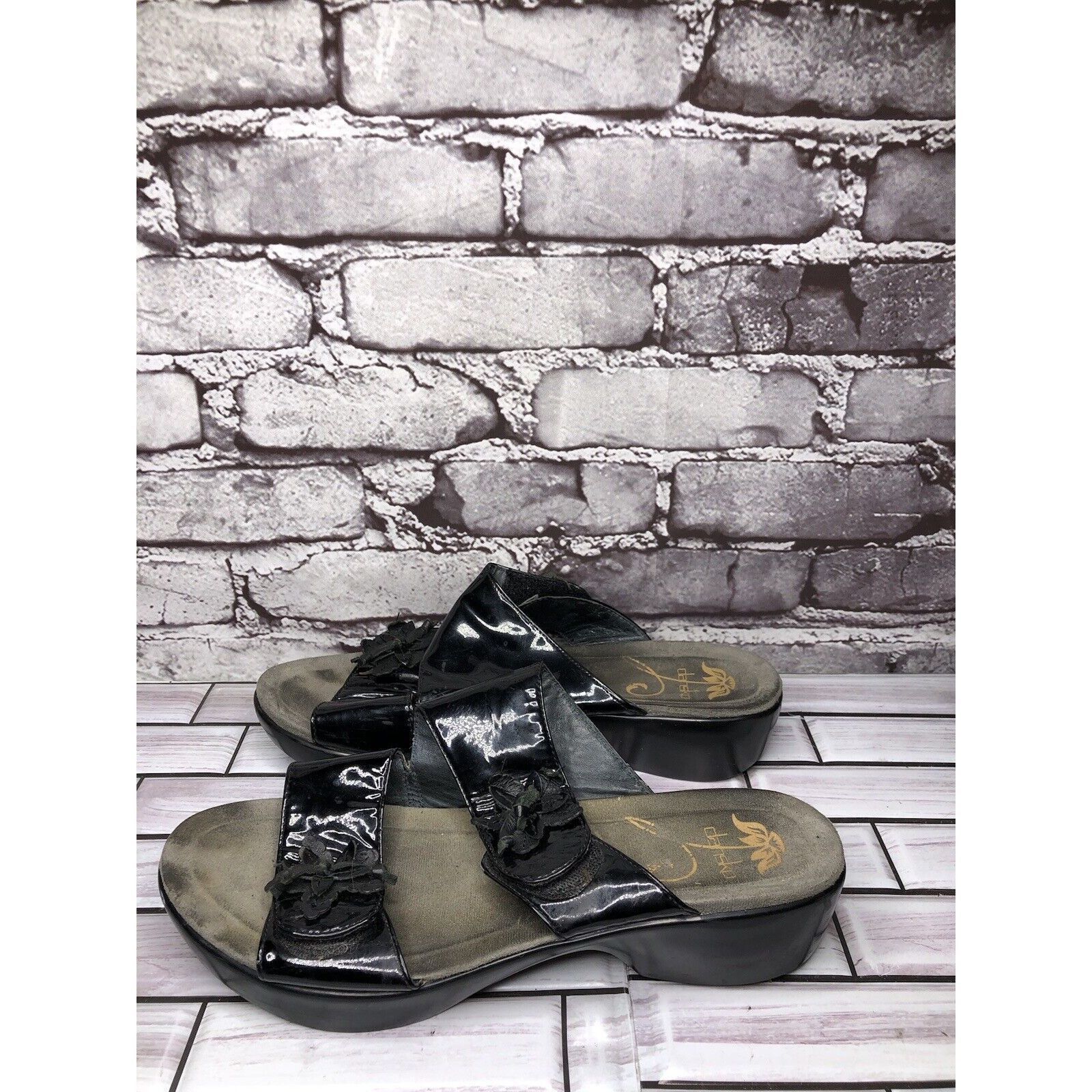 Other Dansko Black Patent Leather Flower Wedge Slip On Slides Sand Size US 10.5 / IT 40.5 - 15 Thumbnail