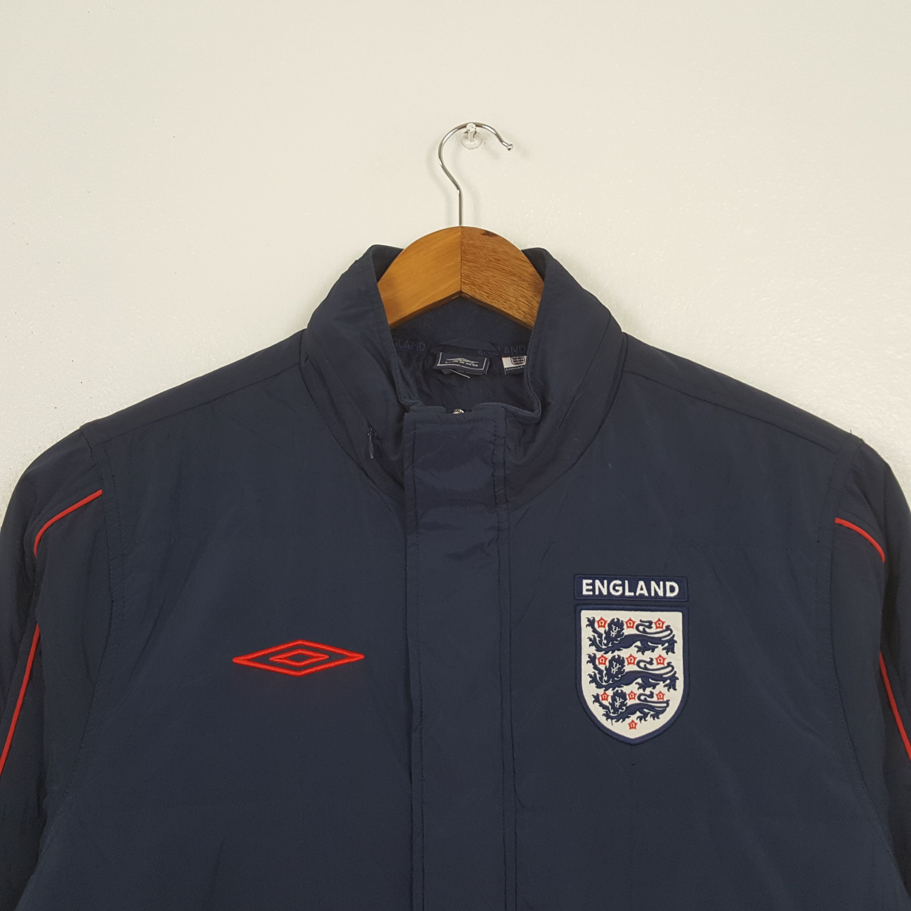 Umbro Vintage Umbro England Football Club Puffer Jacket C324N6 Size US L / EU 52-54 / 3 - 2 Thumbnail