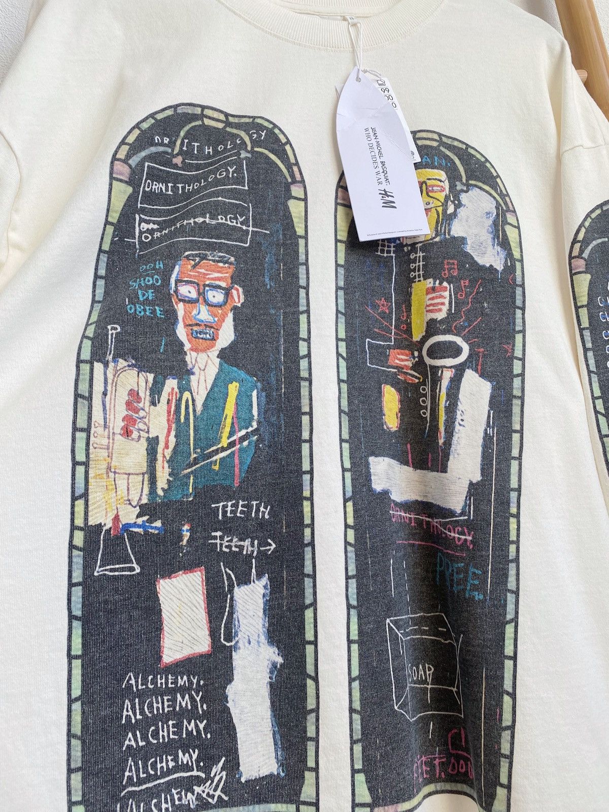 H&M × Jean-Michel Basquiat × Who Decides War WHO DECIDES WAR x BASQUIAT x H&M LONG SLEEVE RELAXED T-SHIRT Size US L / EU 52-54 / 3 - 13 Thumbnail