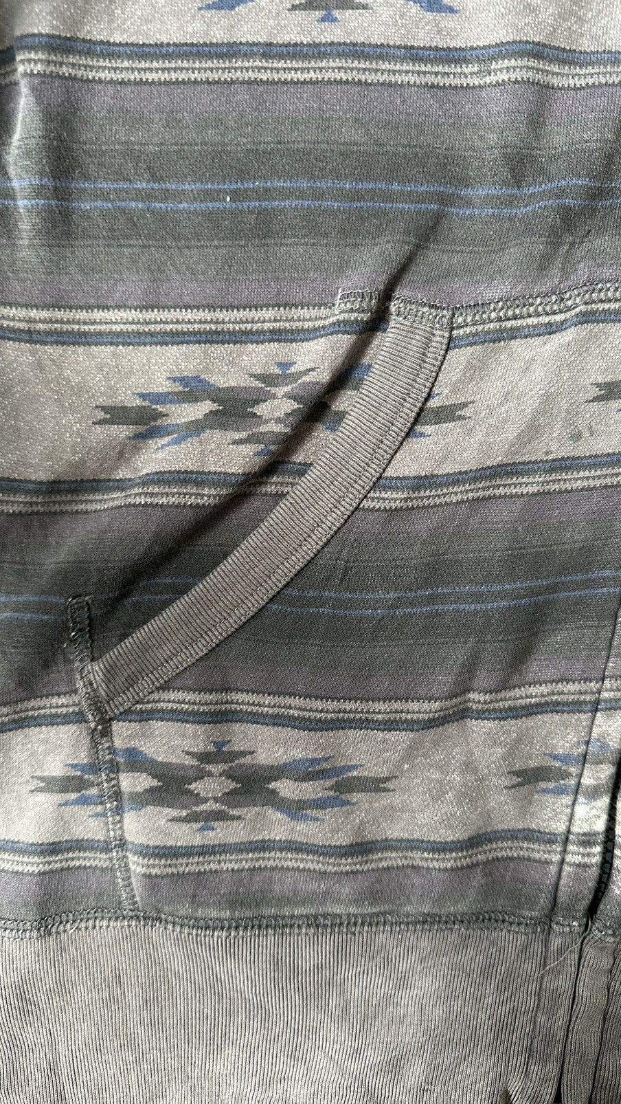 Uniqlo VINTAGE UNIQLO AZTEC NAVAJO MIDZIPPER HOODIE Size US M / EU 48-50 / 2 - 3 Thumbnail