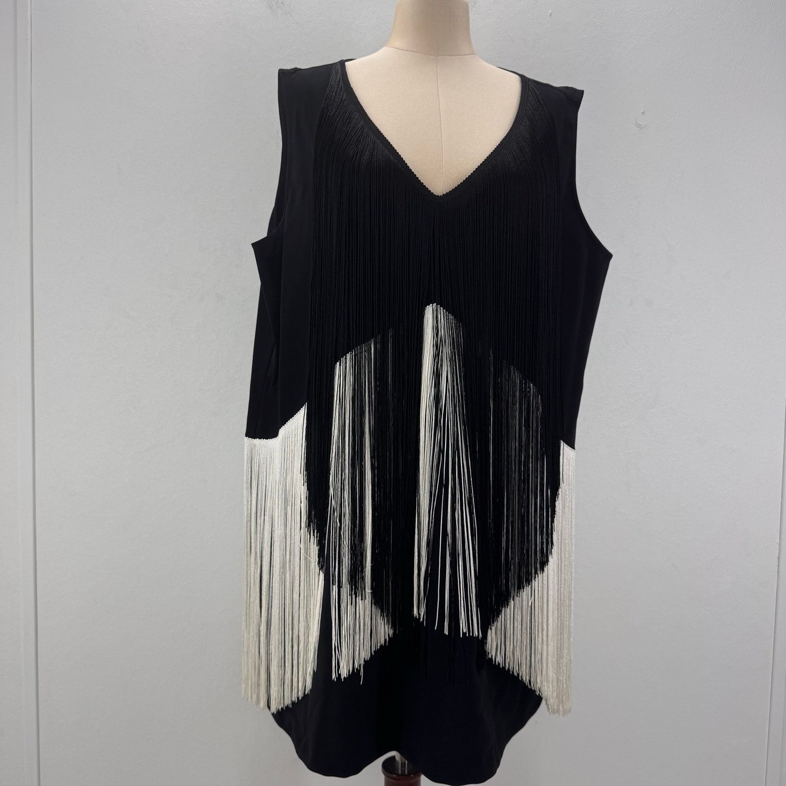 Marina Rinaldi Marina Rinaldi Basilare Fringe Black White Top sz US 18 Size XXL / US 16-18 / IT 52-54 - 1 Thumbnail
