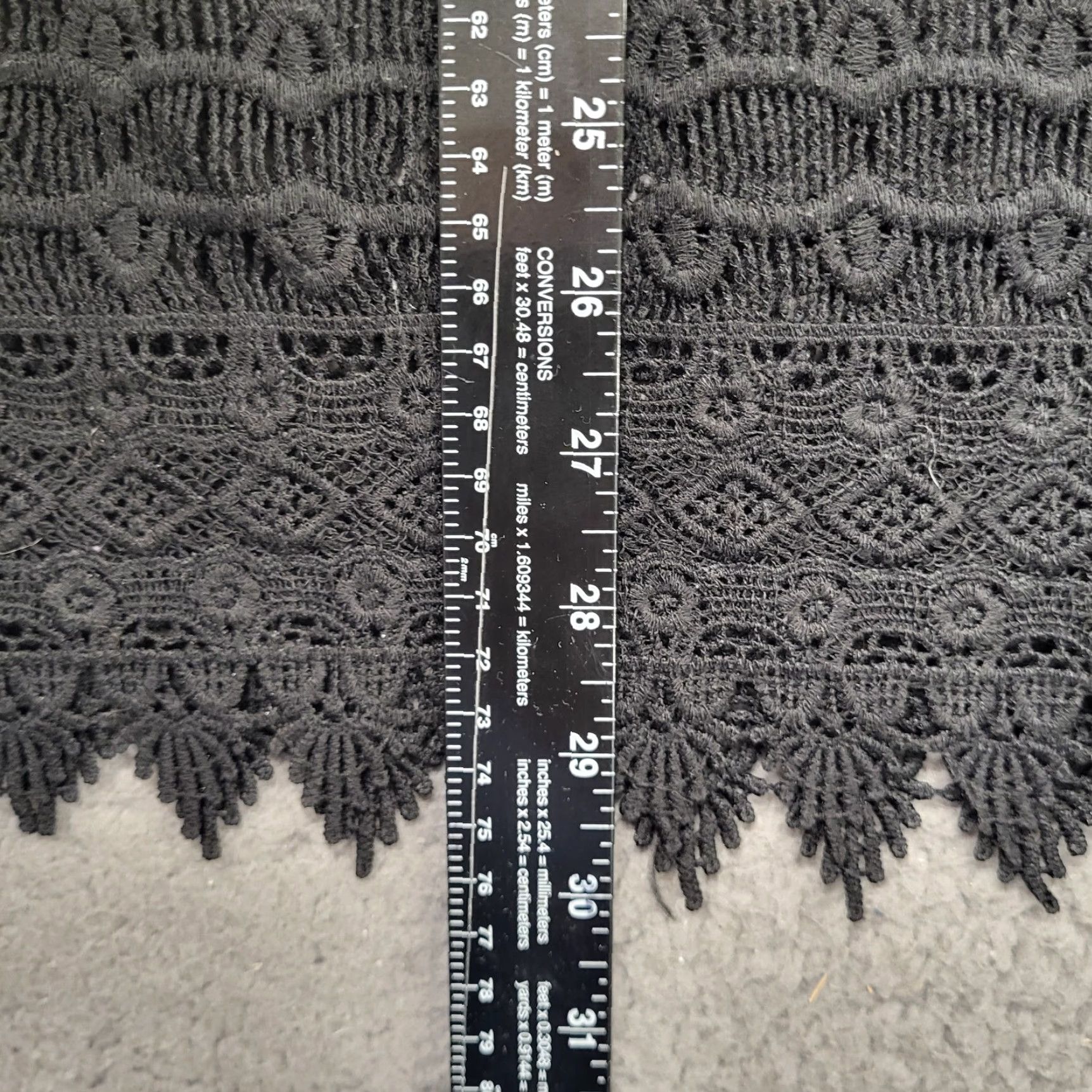 Vintage Dizzy Lizzy Skirt Womens Size Small Pull-On Lace Pencil Skirt Black Lace Elegant Size 28" / US 6 / IT 42 - 3 Thumbnail
