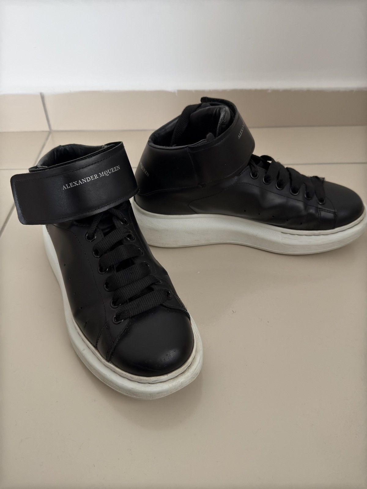 Alexander McQueen Hi top sneakers Size US 8 / EU 41 - 2 Thumbnail