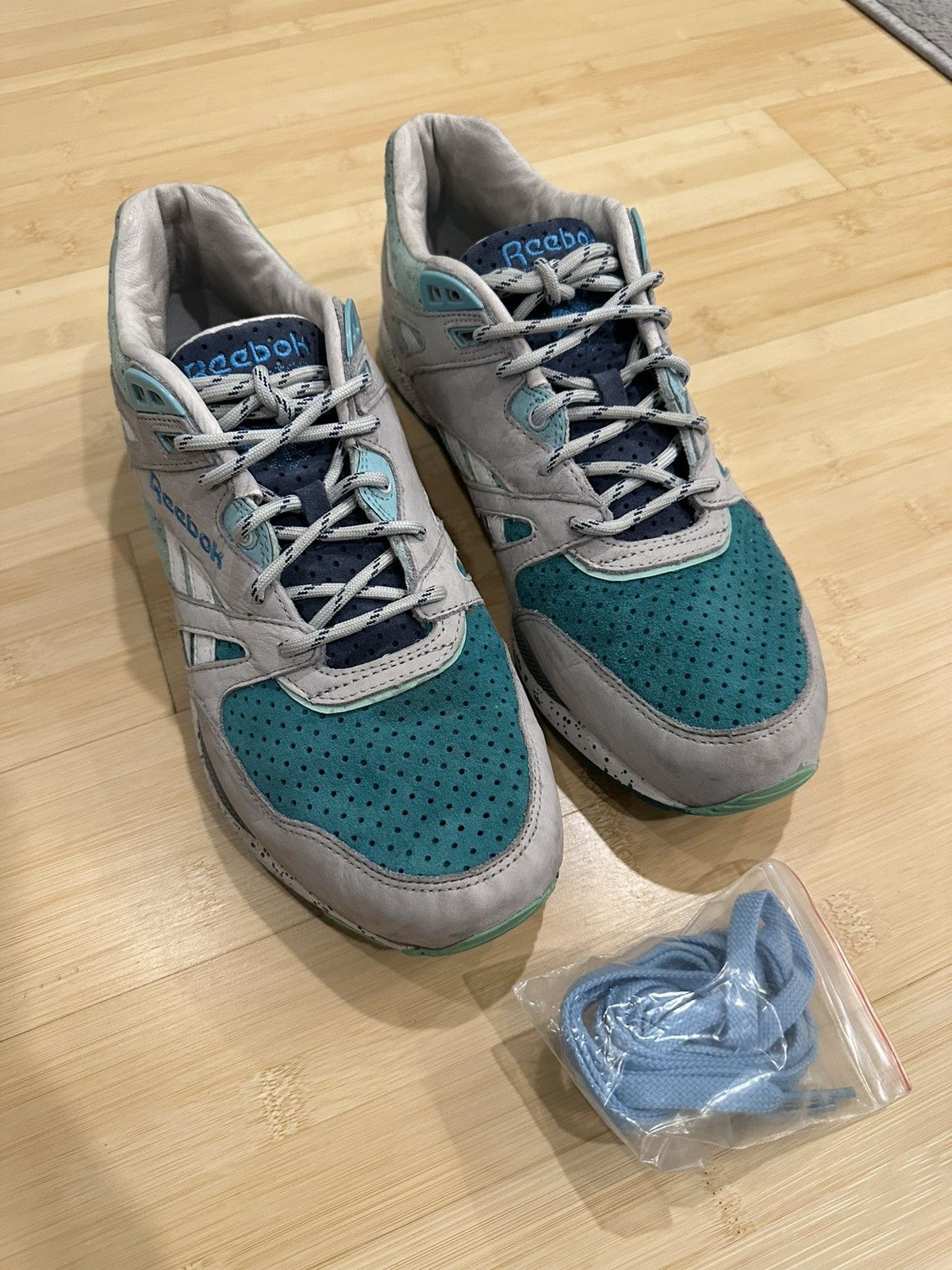 Reebok Reebok Ventilator x Sneaker Politics 3-Lakes - Size 11 Size US 11 / EU 44 - 1 Thumbnail