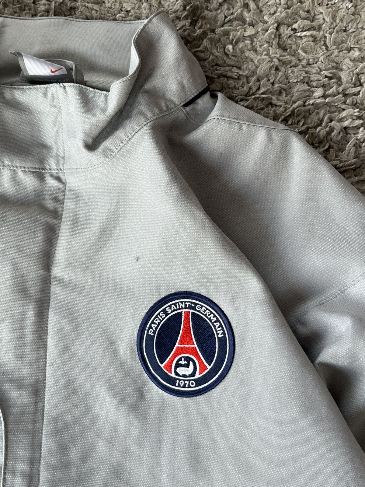 Nike Vintage capes PSG Size US M / EU 48-50 / 2 - 3 Thumbnail