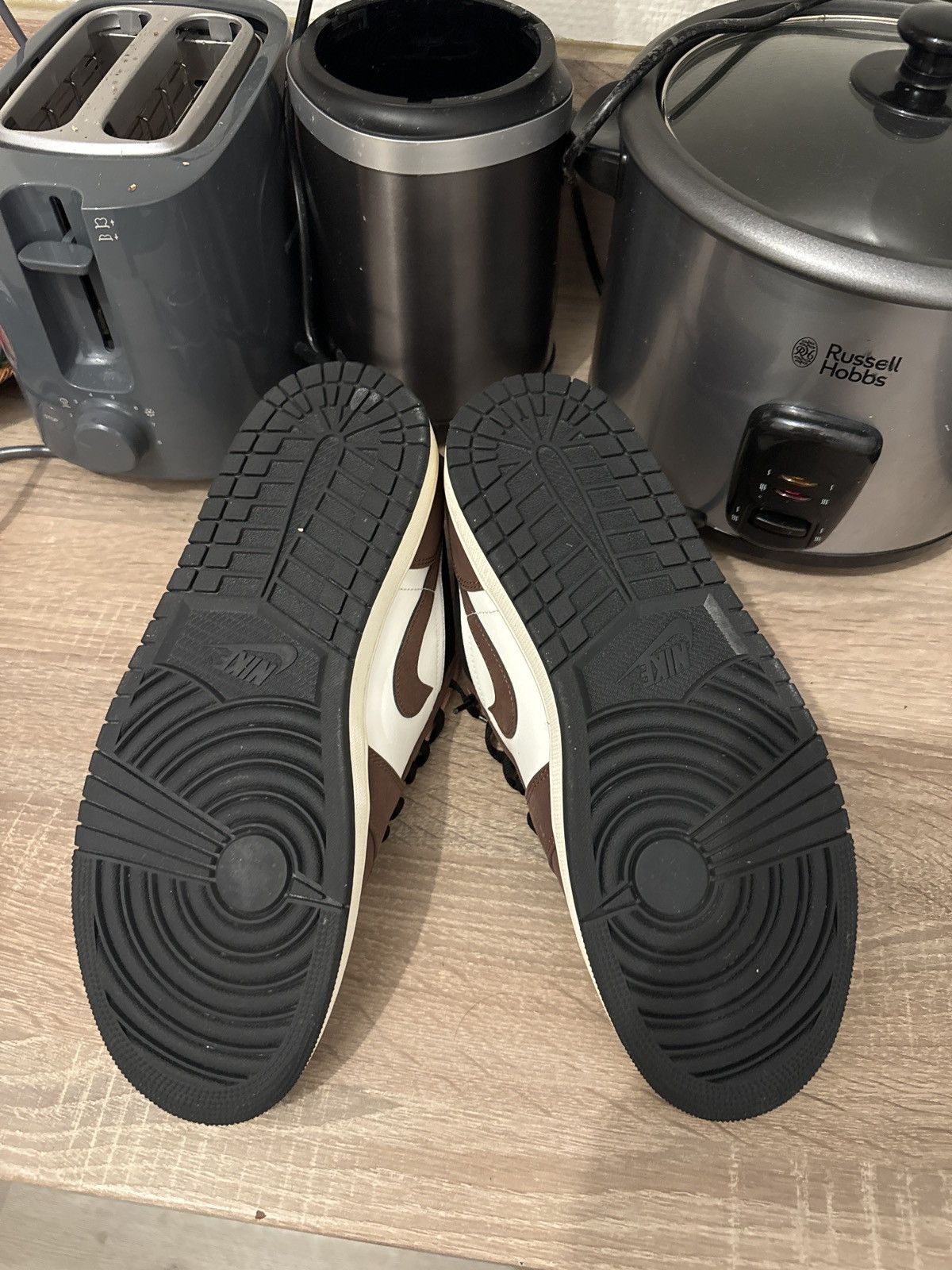 Jordan Brand Jordan 1 low mocha Size US 11.5 / EU 44-45 - 3 Thumbnail