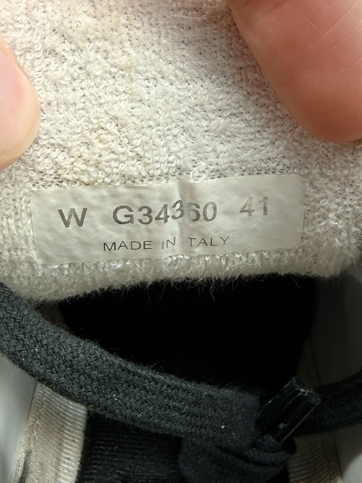 Chanel Size 8 - Chanel Sneaker Black White Size US 8 / EU 41 - 7 Thumbnail