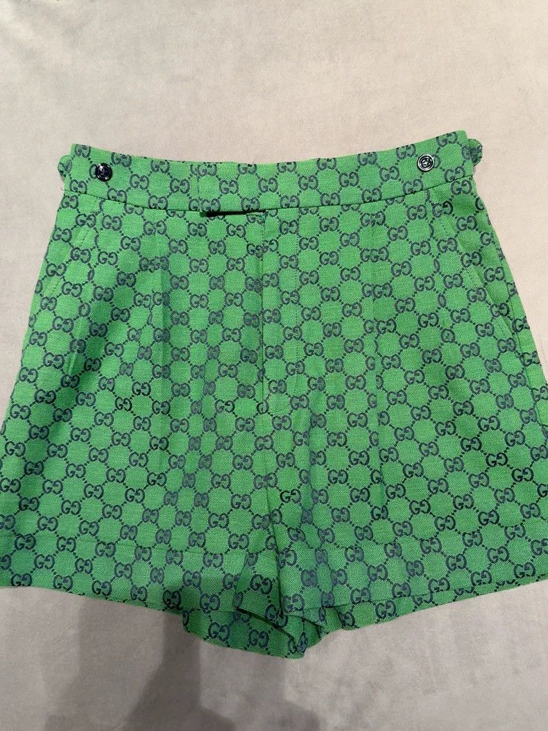 Gucci Gucci Popular logo shorts 2503-Nextarrow Size US 26 / EU 42 - 1 Thumbnail