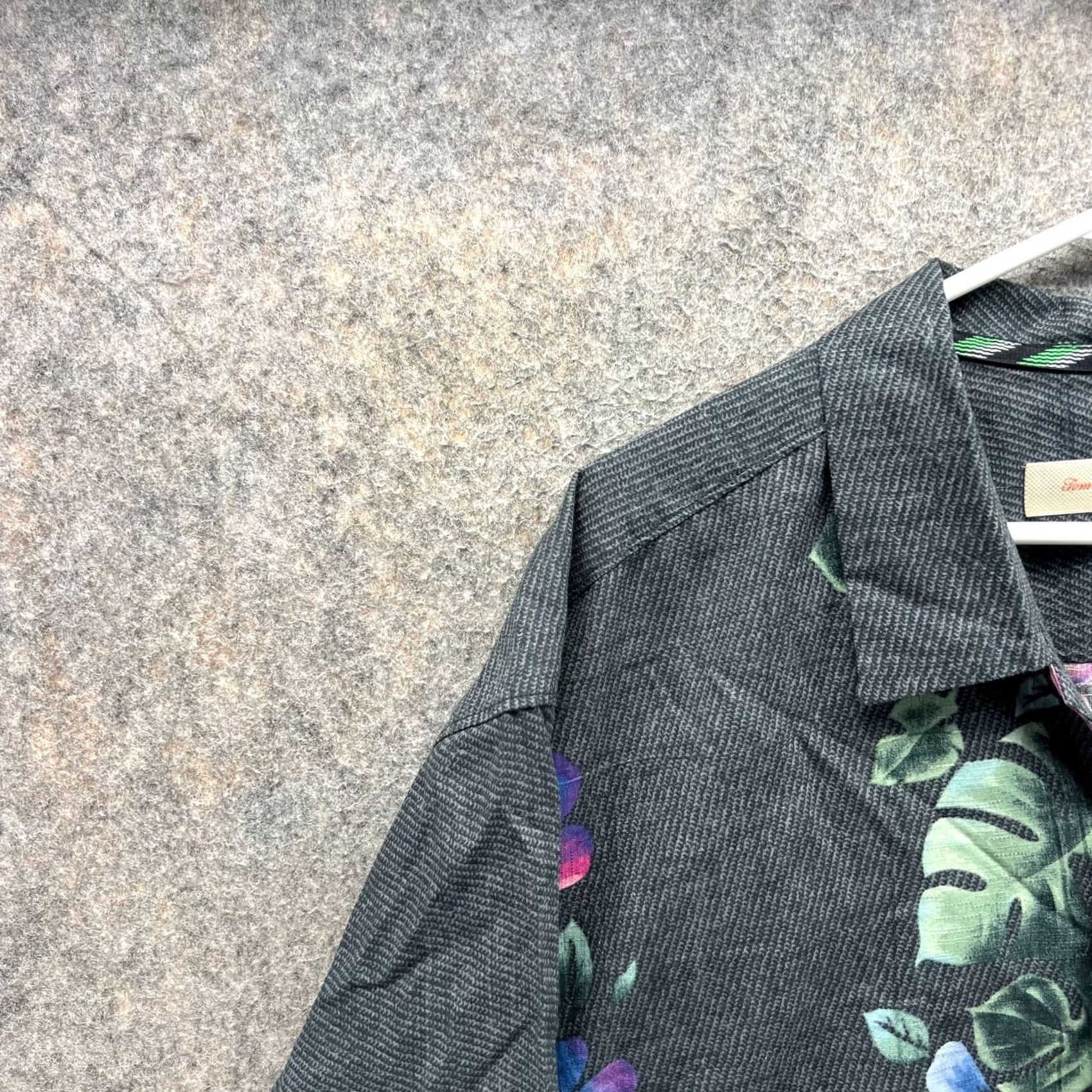 Tommy Bahama VINTAGE Tommy Bahama Shirt XL Gray Floral Silk Button Down Hawaiian Botanic Nightshade Mens Regular Button-Up Collared Hawaiian Theme All Seasons Size US XL / EU 56 / 4 - 7 Thumbnail