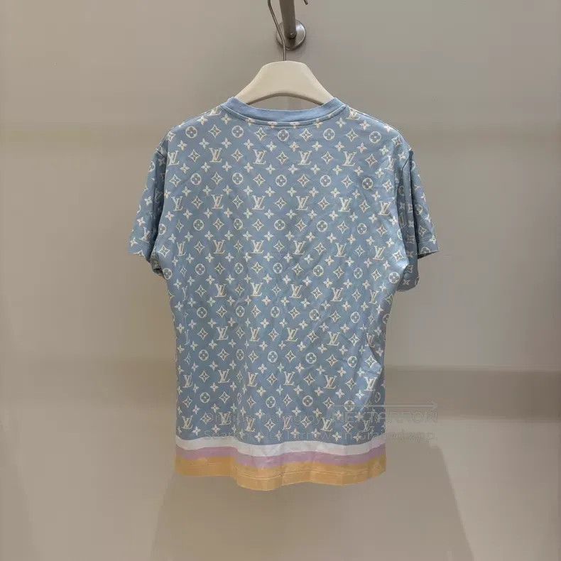 Louis Vuitton Louis Vuitton Round neck full logo short sleeve Size US M / EU 48-50 / 2 - 2 Thumbnail