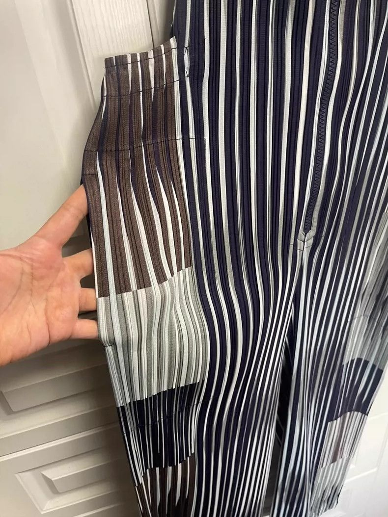 Issey Miyake Issey Miyake Black and white striped strappy dress Size M / US 6-8 / IT 42-44 - 3 Thumbnail