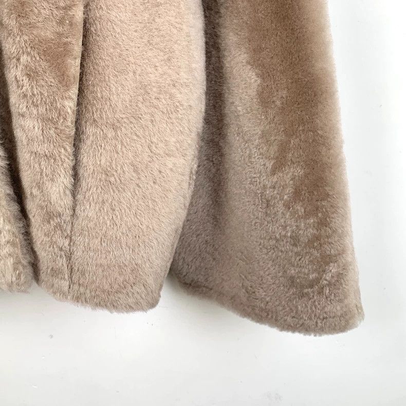 Max Mara Max Mara Taupe lapel fur one-piece coat jacket Size S / US 4 / IT 40 - 4 Thumbnail