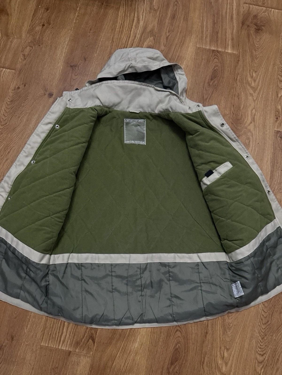 Rip Curl Vintage Rip Curl Hooded Jacket Huge Embroidered Logo Quilted Size US L / EU 52-54 / 3 - 7 Thumbnail