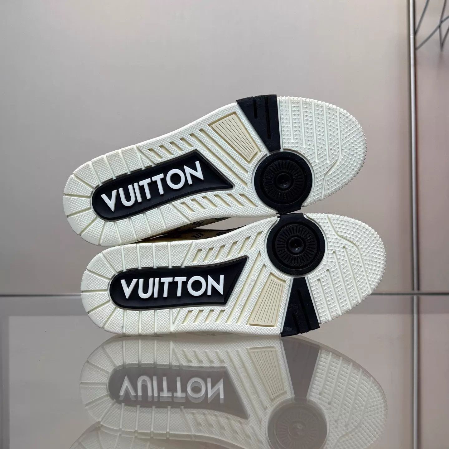 Louis Vuitton LV Trainer x Tyler Beige Monogram Graffiti UK2/36 Size US 5.5 / IT 35.5 - 7 Thumbnail