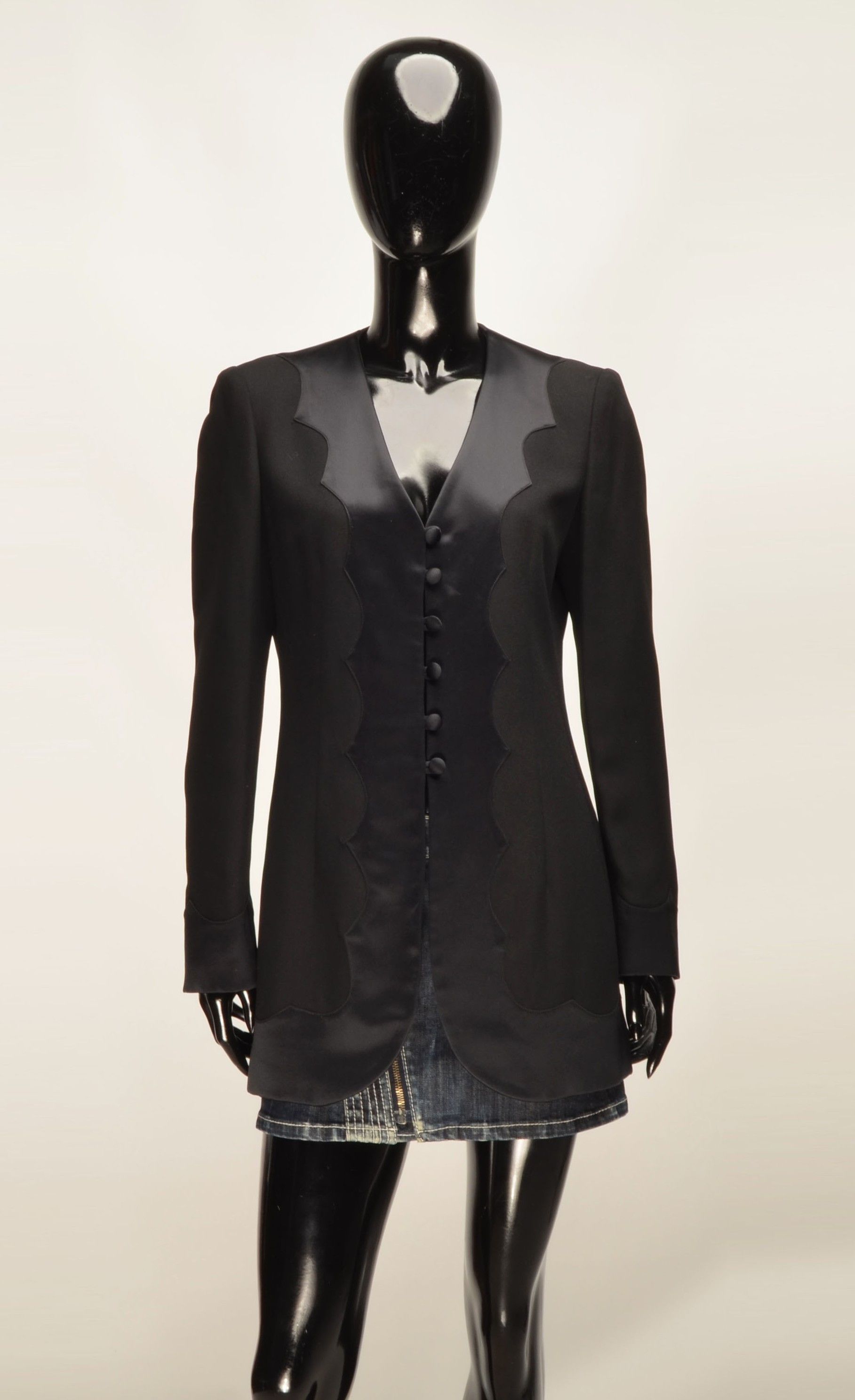 Moschino Vintage Moschino Cheap and Chic Decorated Black Blazer Size M / US 6-8 / IT 42-44 - 1 Thumbnail