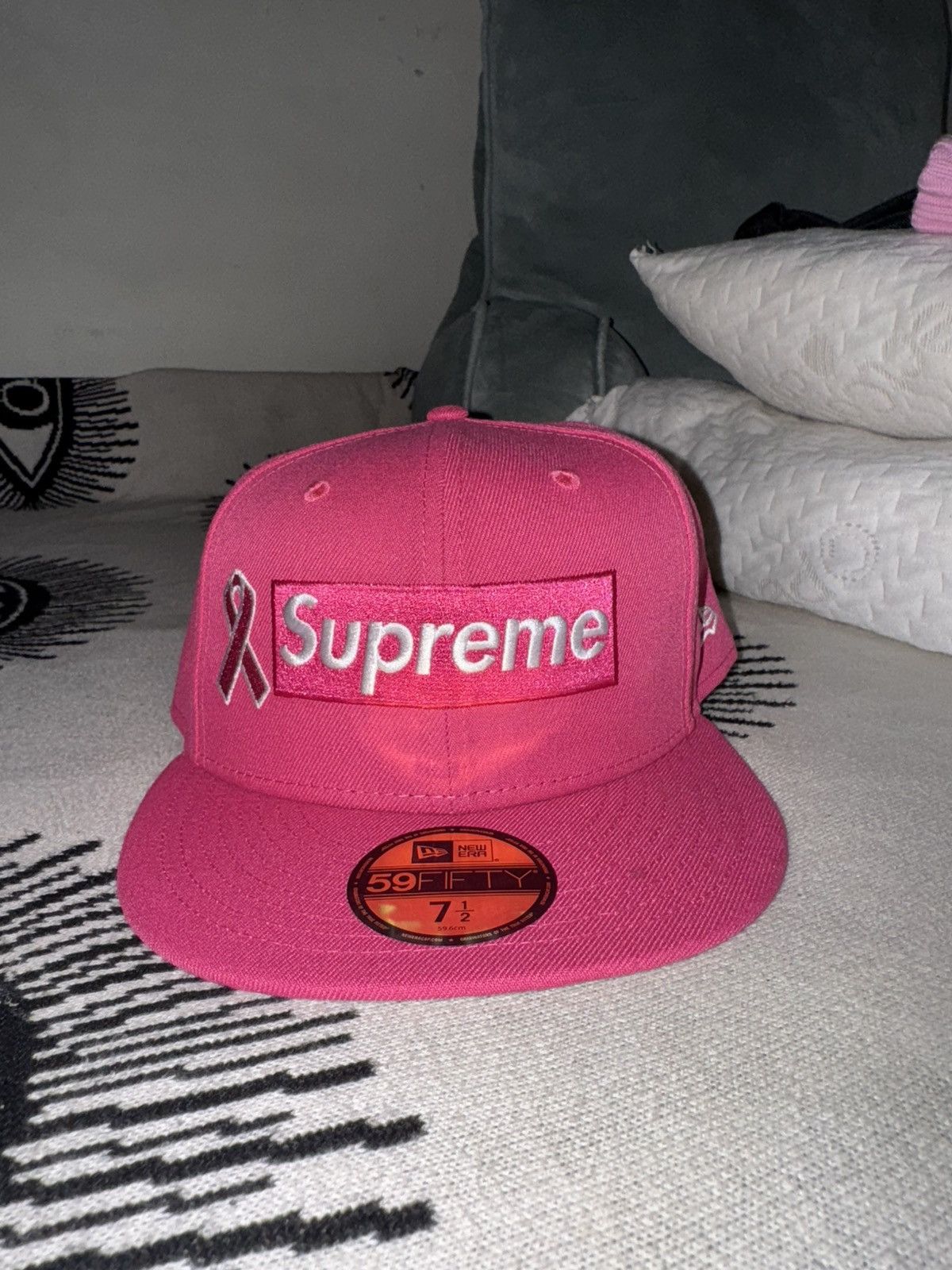 Supreme Supreme Breast Cancer Awareness Box Logo New Era Size ONE SIZE - 2 Thumbnail