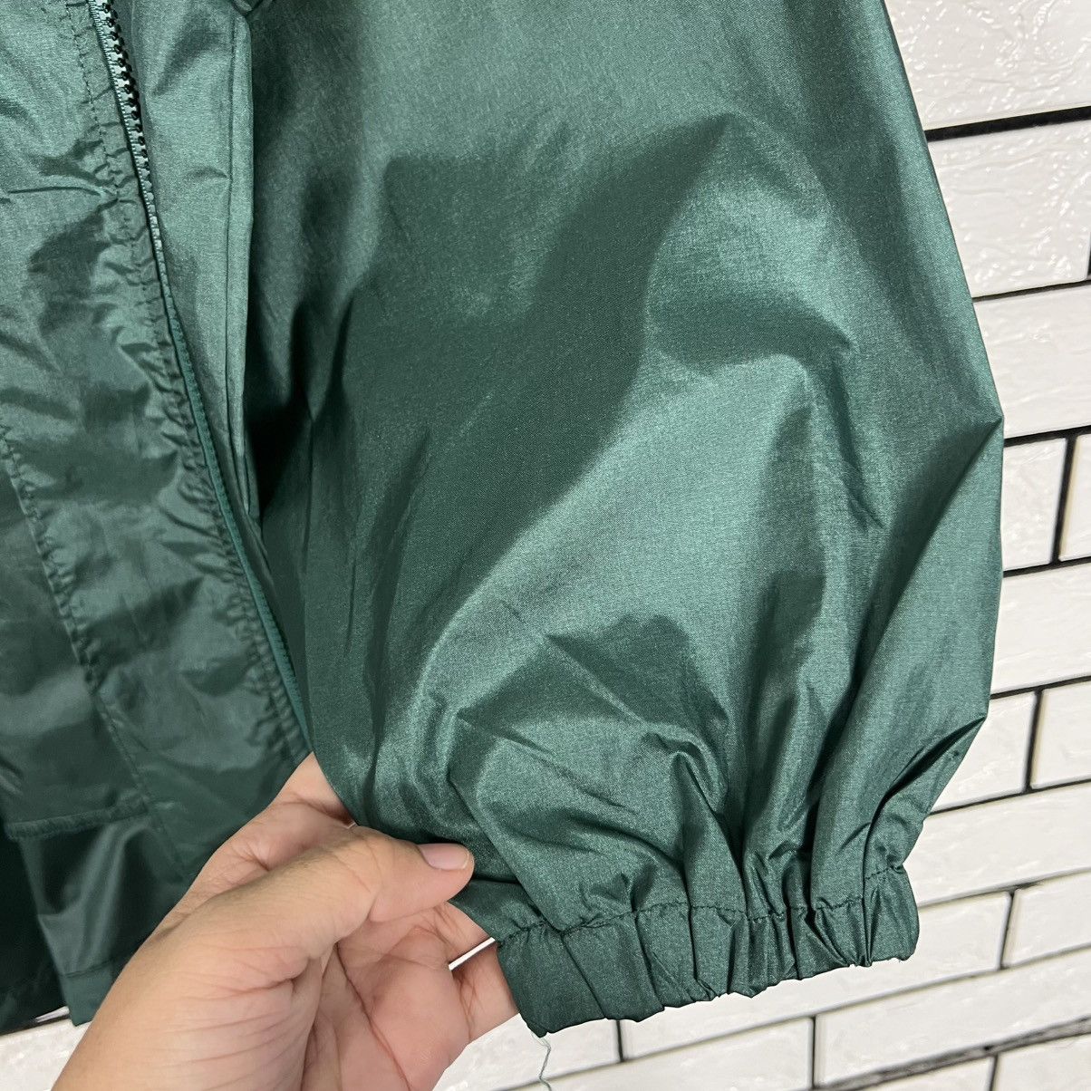 Adidas Vintage ADIDAS Trefoil Big Logo Nylon Jacket #4288-C195 Size US M / EU 48-50 / 2 - 12 Thumbnail