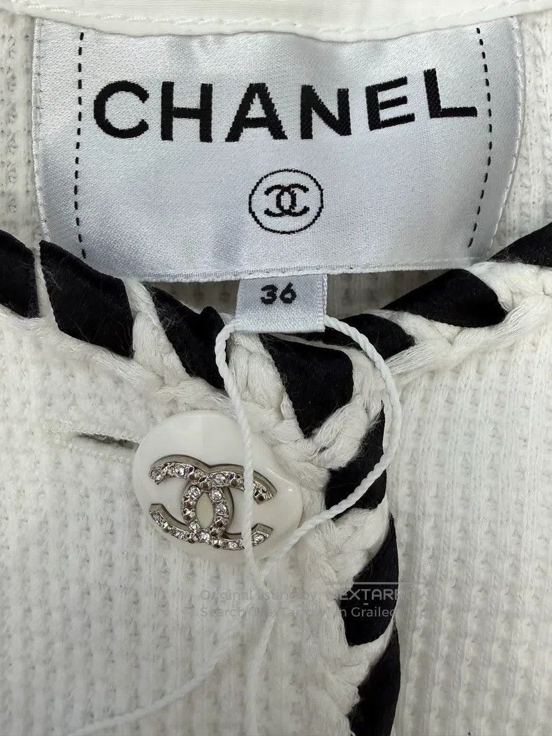 Chanel Chanel White diamond buckle black and white rolled edge tw Size XS / US 0-2 / IT 36-38 - 5 Thumbnail