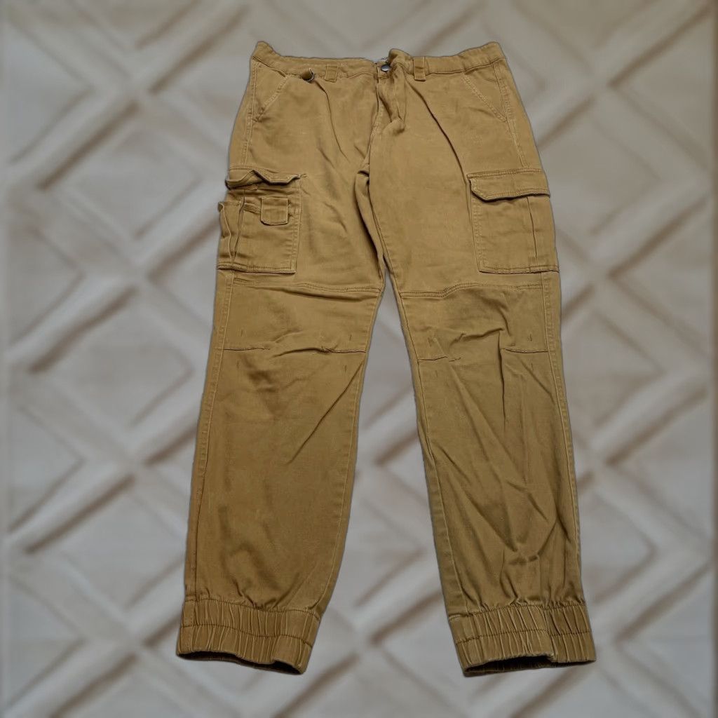 Fashion Nova Fashion Nova Men Cargo Pants Mens 36 Brown Solid Tapered Ankle Cotton 36x29 Size US 36 / EU 52 - 1 Thumbnail